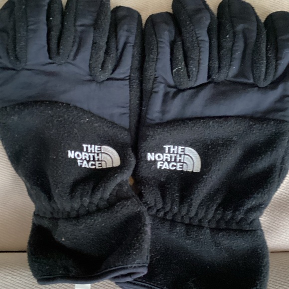 The North Face Black Insulated Gloves - Picture 1 of 4